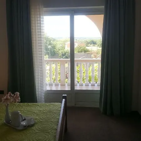 Neda Apartament *