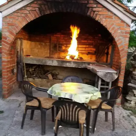 Neda Apartament *