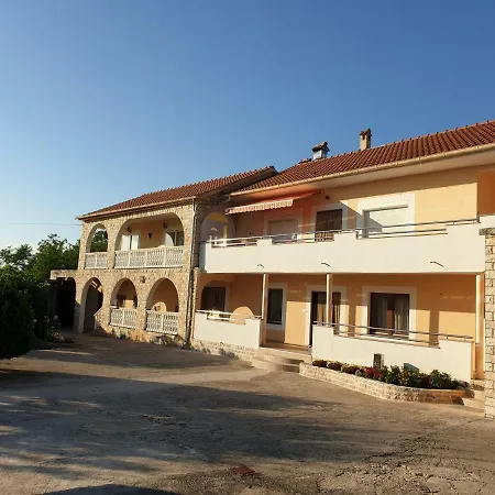 Neda Apartament *